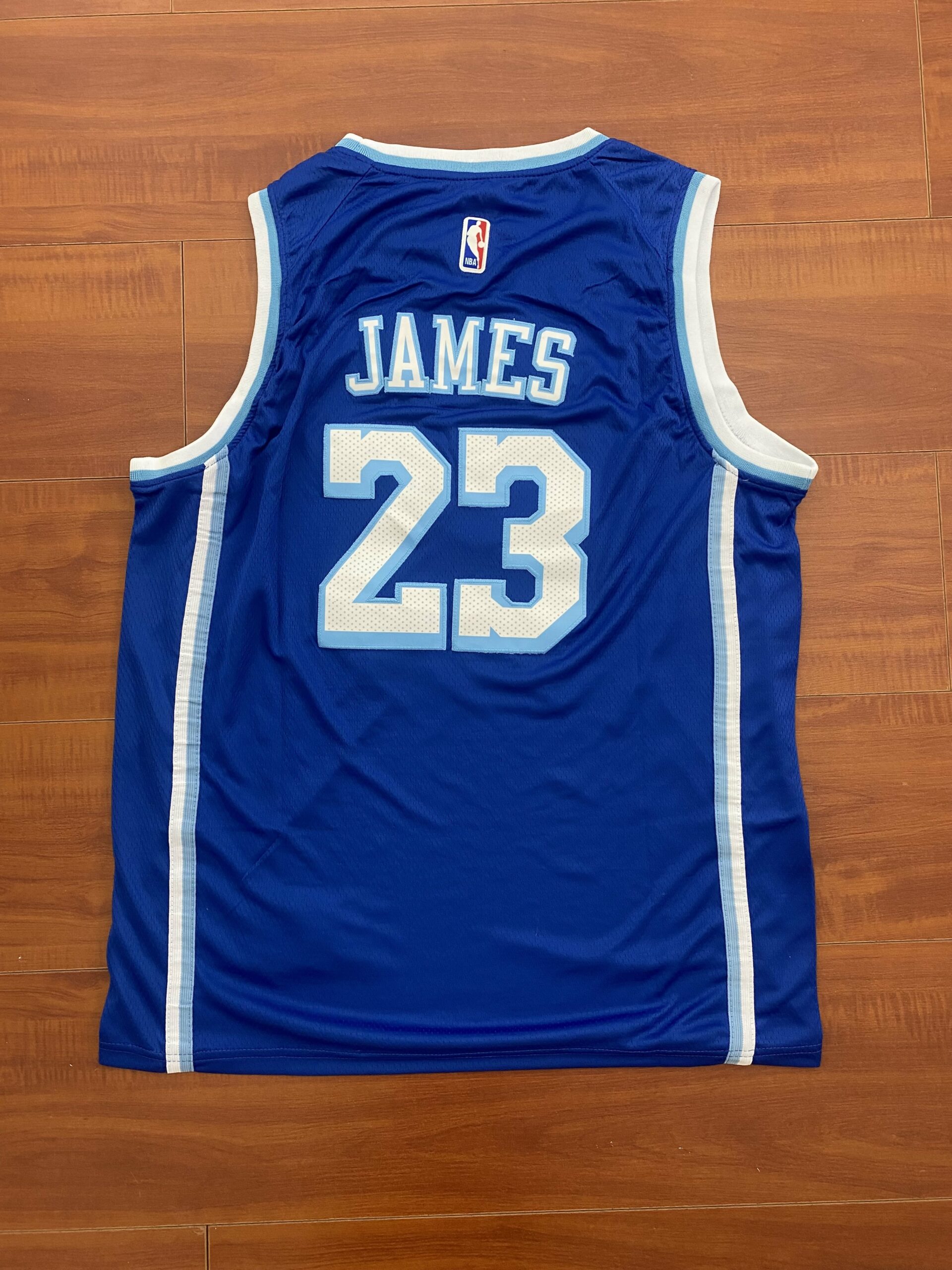 Nike_NBA_LeBron_James_Los_Angeles_Blue (3)